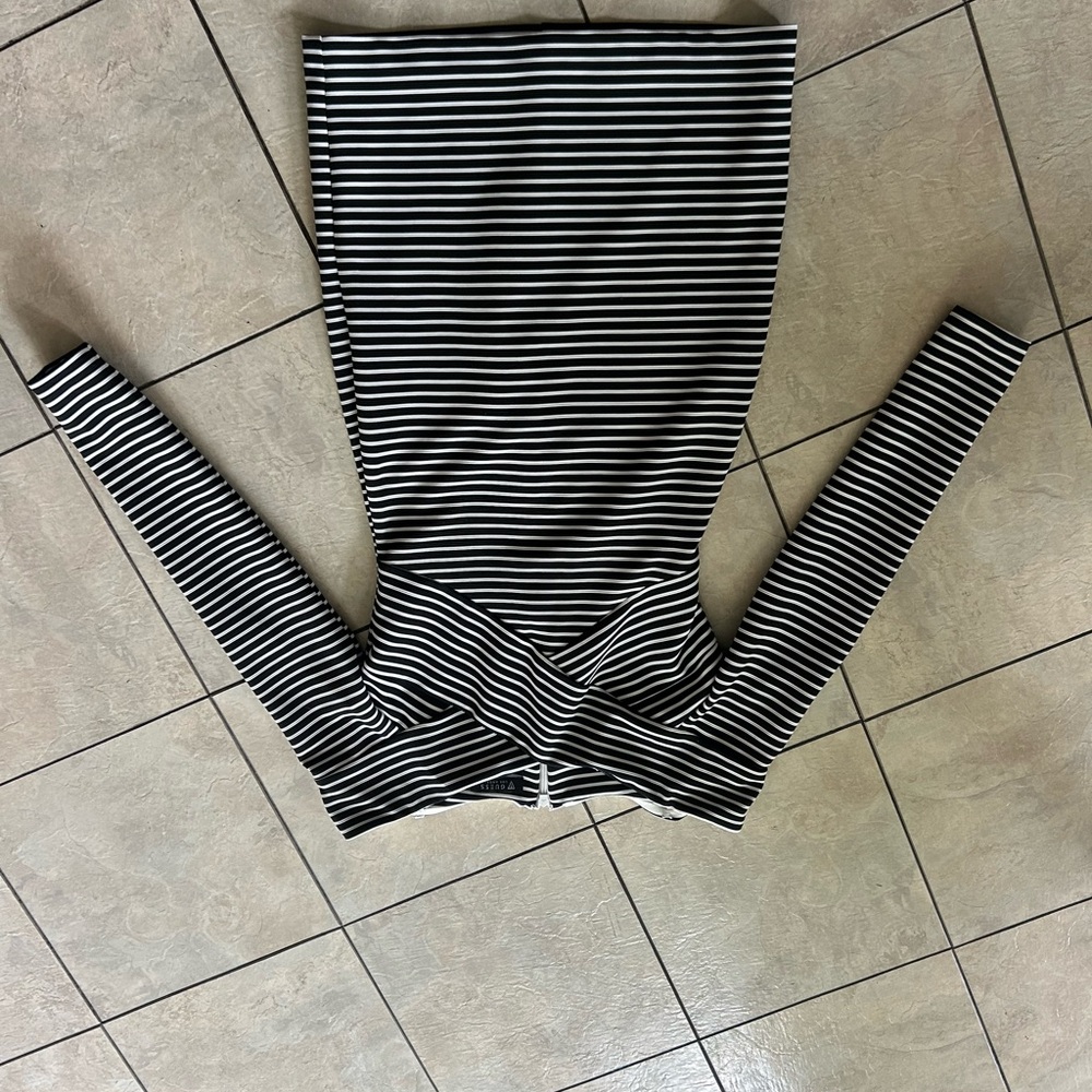 Guess off the shoulder Black and White Striped Long Sleeve Dress